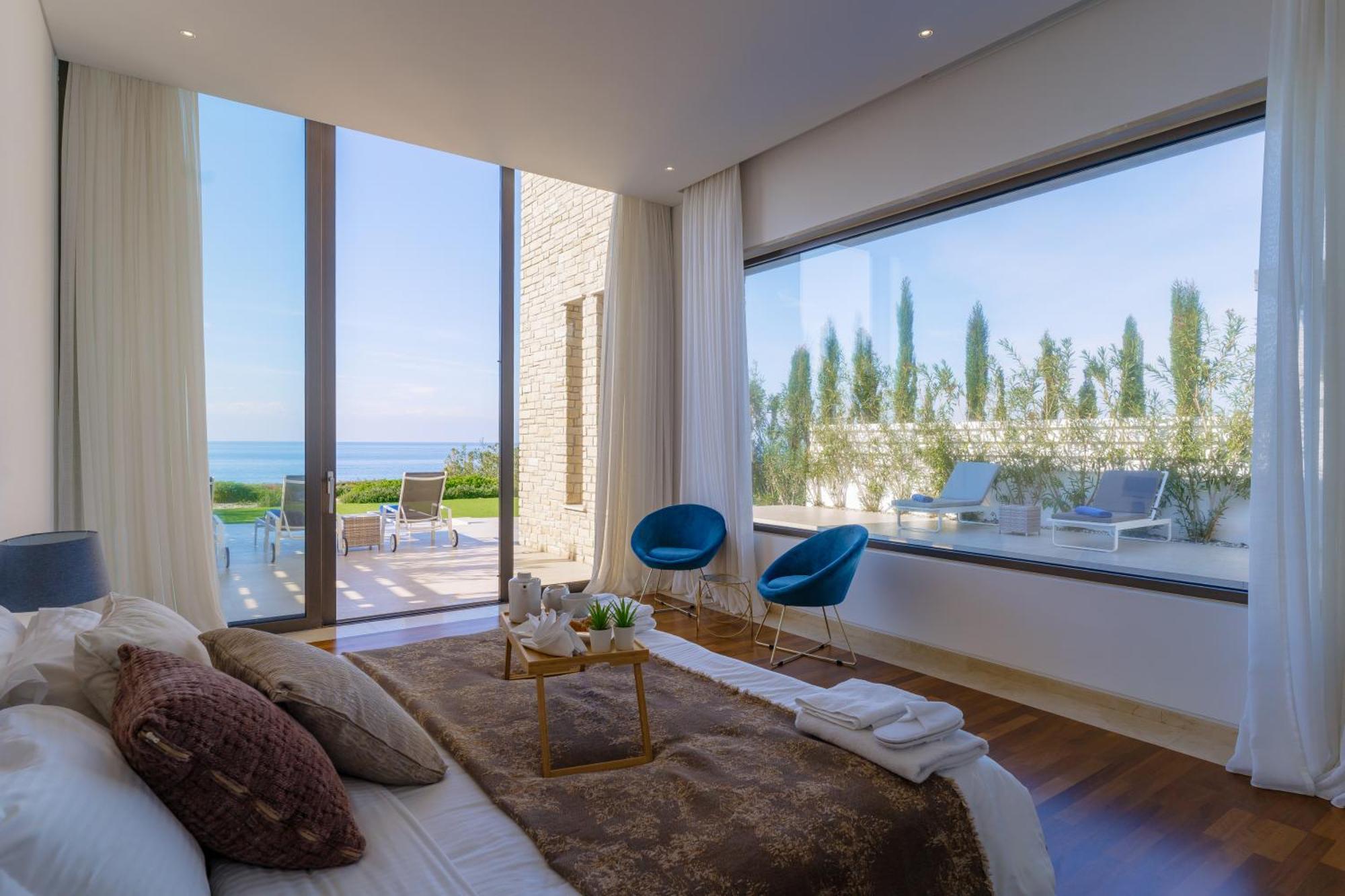 Cap St Georges Villas Peyia Room photo